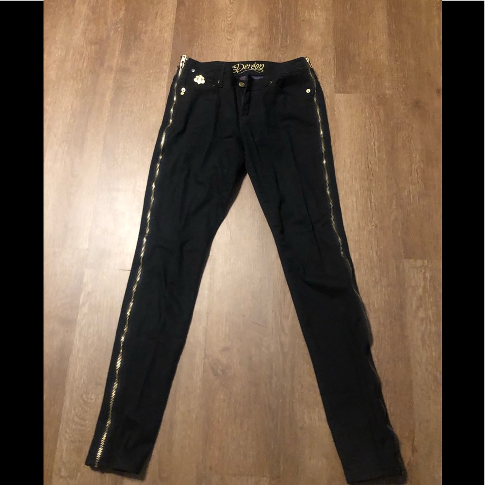 Dere’on Black denim side zip jean 7/8